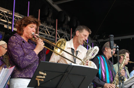 alleenalsjijerbijband_2010004009.jpg